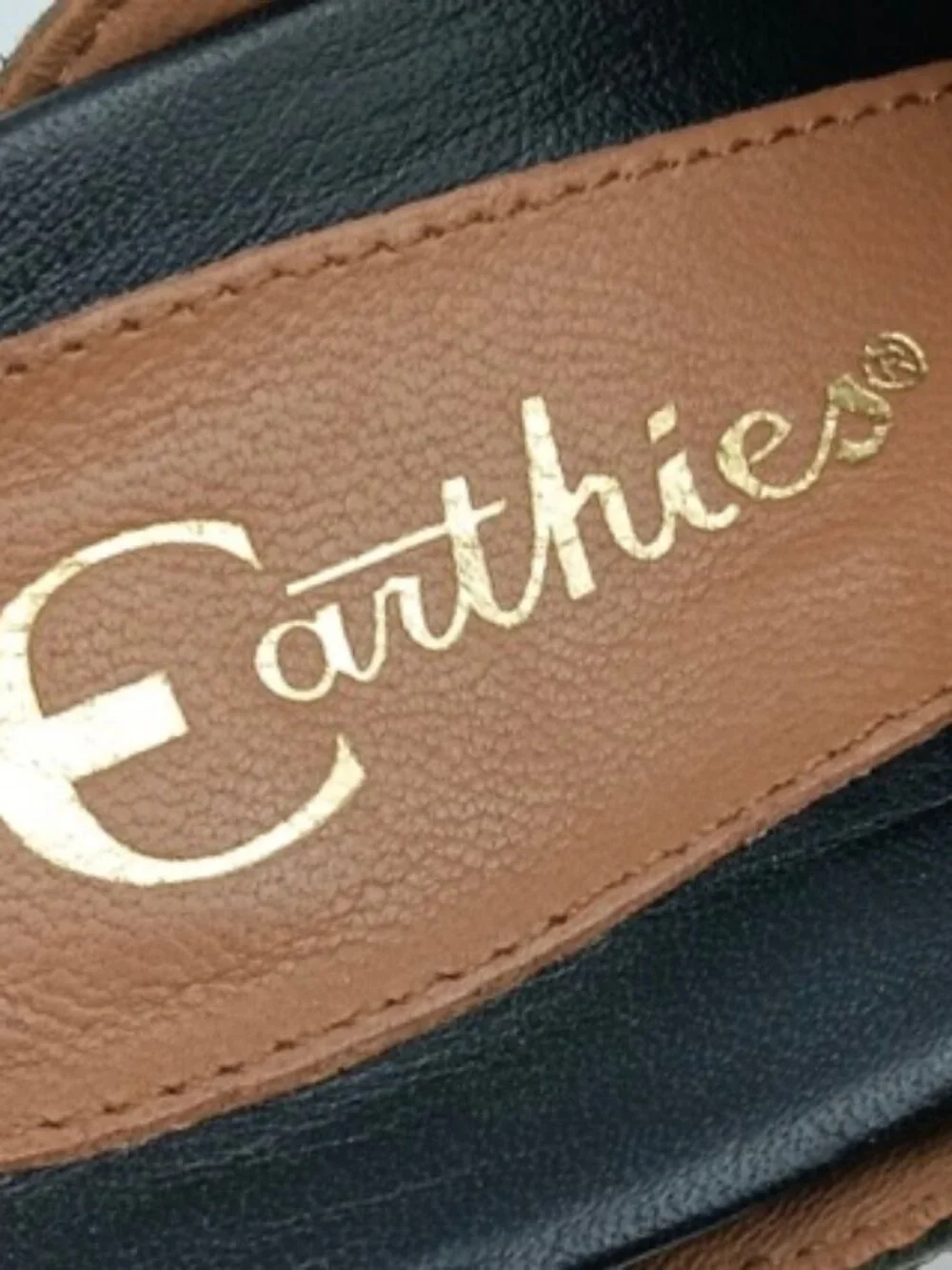 EARTHIES Setina Platform Wedge Sandals Black Leather Excellent! Size 7 B